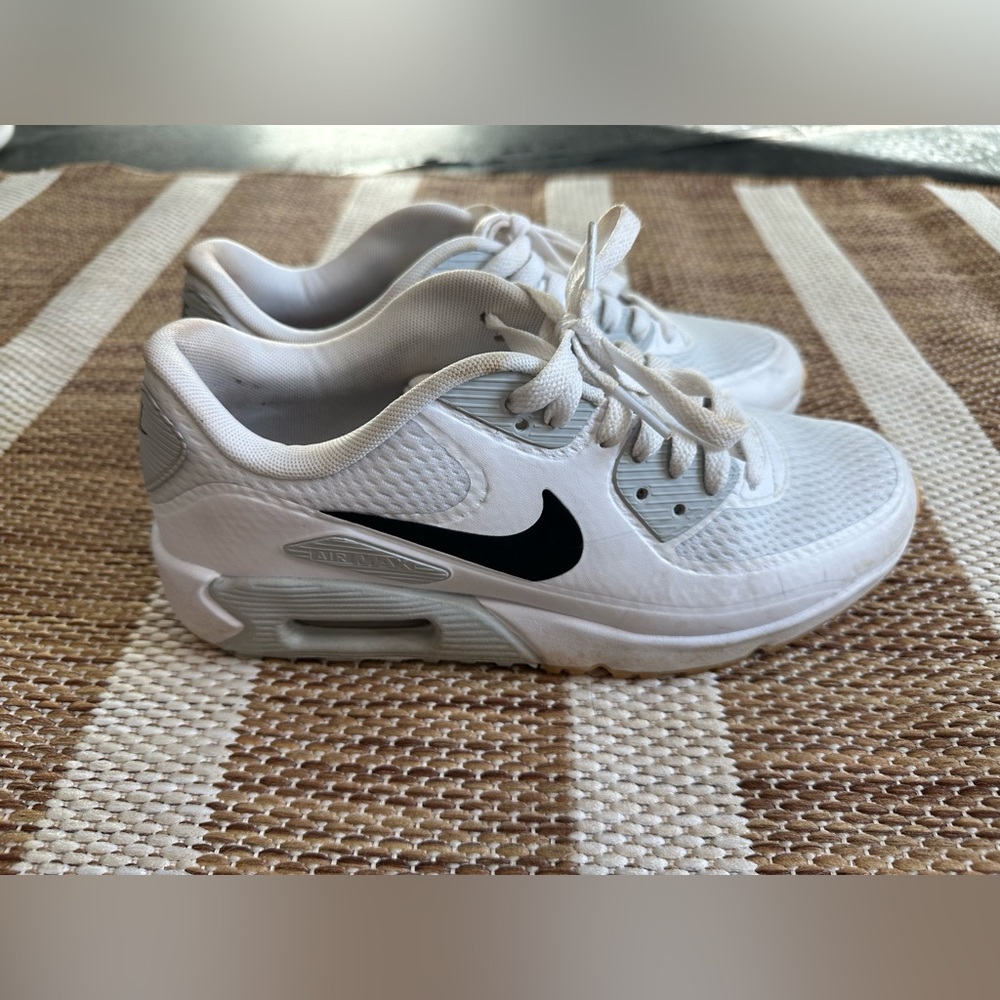 Nike Air Max Golf shoes